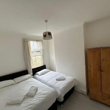East London 2 Bedroom Flat Luaran gambar