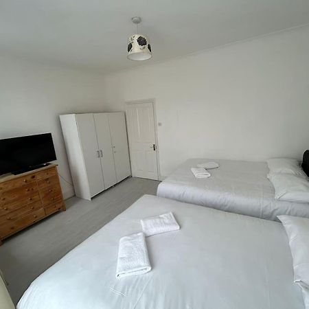 East London 2 Bedroom Flat Luaran gambar
