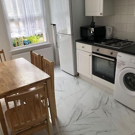 East London 2 Bedroom Flat Luaran gambar