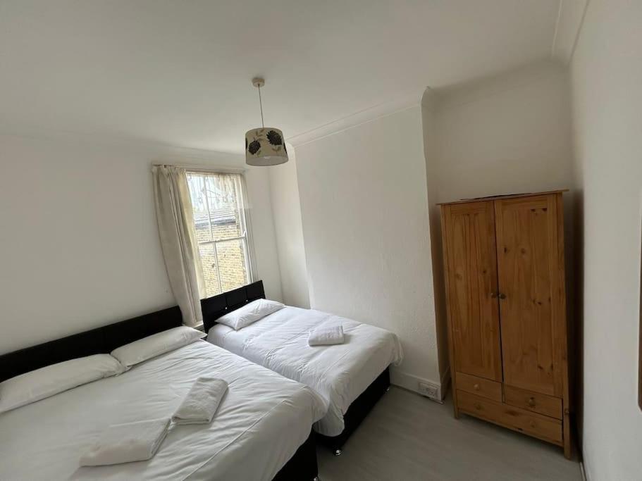 East London 2 Bedroom Flat Luaran gambar