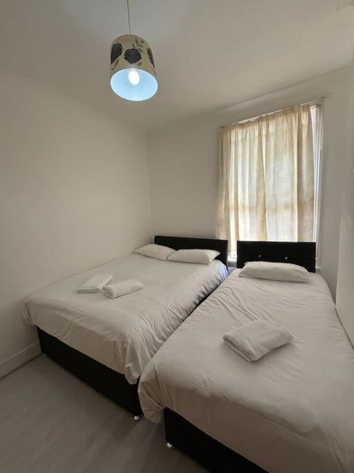East London 2 Bedroom Flat Luaran gambar