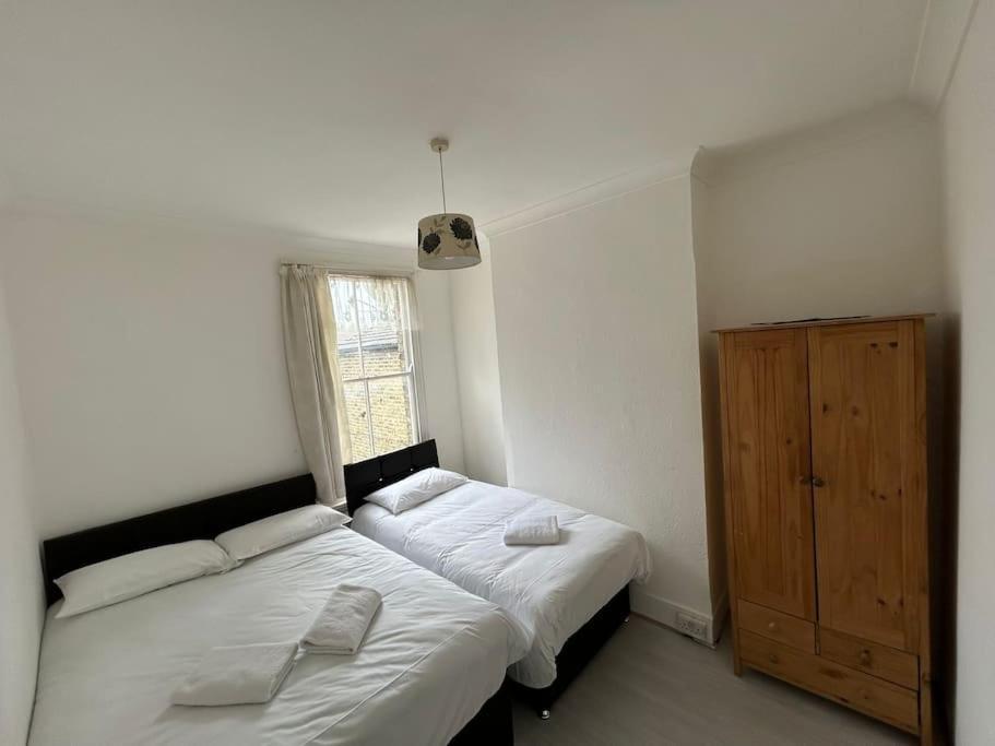 East London 2 Bedroom Flat Luaran gambar