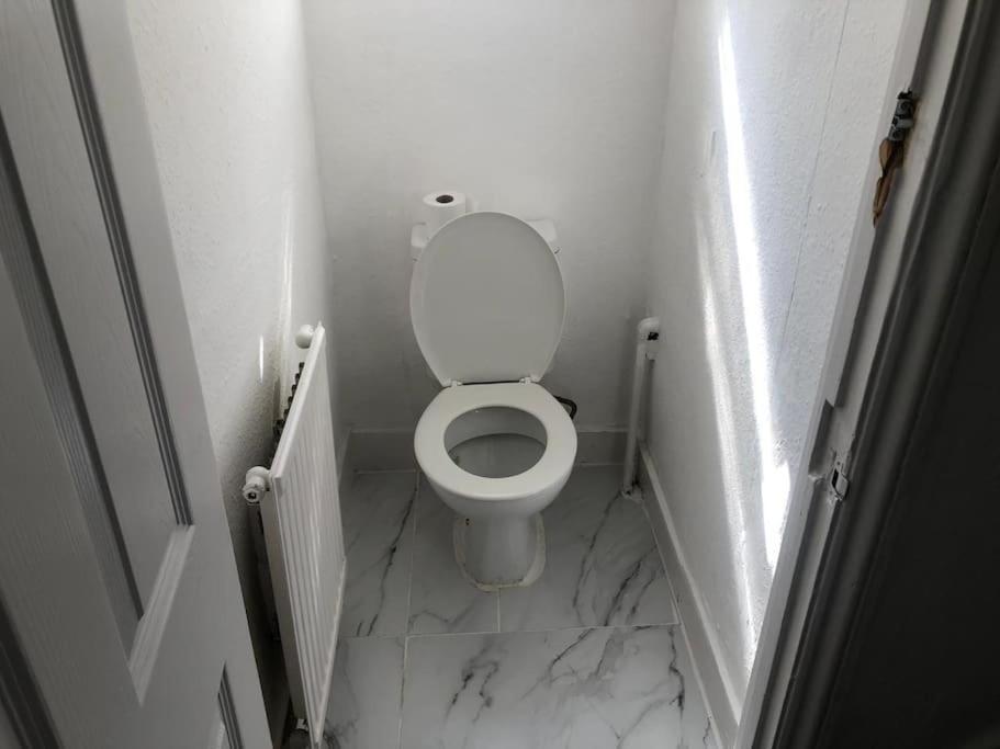 East London 2 Bedroom Flat Luaran gambar